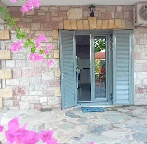 Sofia's Summer House Апартаменты Корони